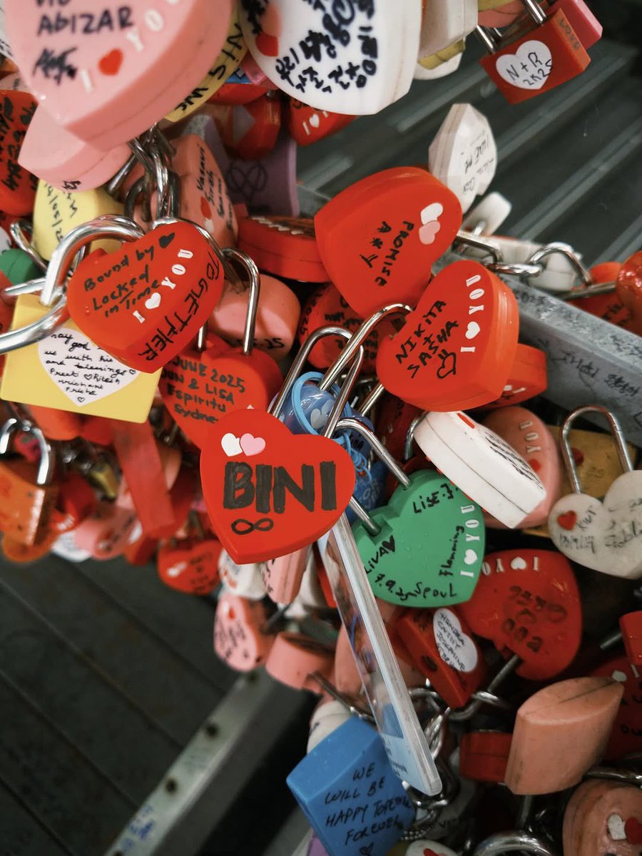 recklesschef_'s tweet image. Mæm @bini_jhoanna may nilagay ka din bang lock n’yo ni @bini_stacey? 😌