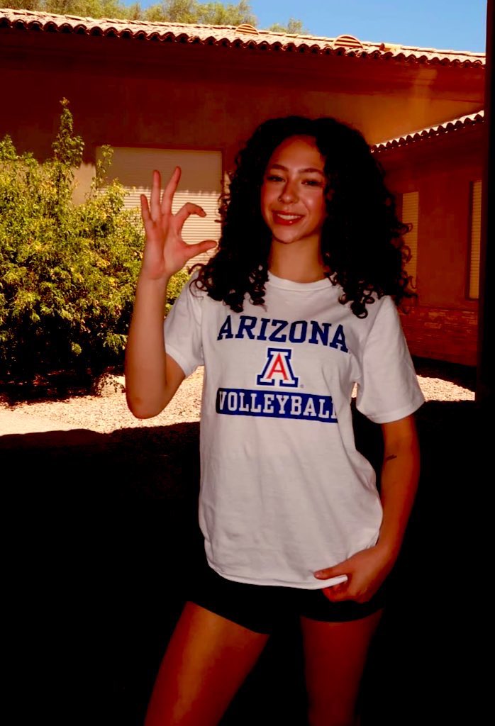 KevinMcCabe987's tweet image. We Are Family! Saguaro VB Star Nylah Bibby commits to @ArizonaVBall following in her pops footsteps! She along with her dad @SacHornetsMBB HC @mikebibbycom join the Dean tomorrow on the Kevin McCabe Show 9-11am on @AZSports 98.7