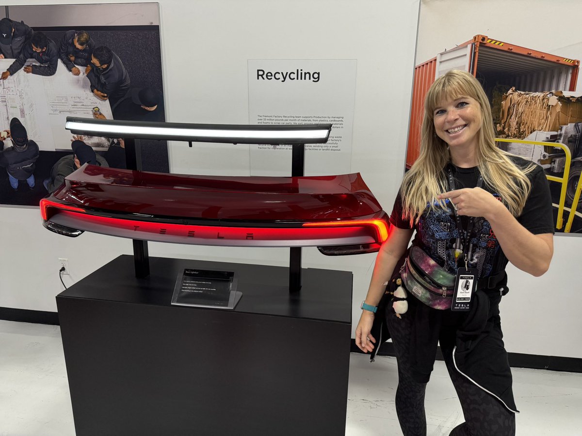 esherifftv's tweet image. Just finished up my first tour of Fremont Tesla Factory!
Very cool experience and this place is massive! ( it can fit 4 Anaheim Disney Parks or 92 football fields inside!)
I’ve seen Giga Texas a few times and it was interesting to compare the two.
Plus, my Model 3 was born…