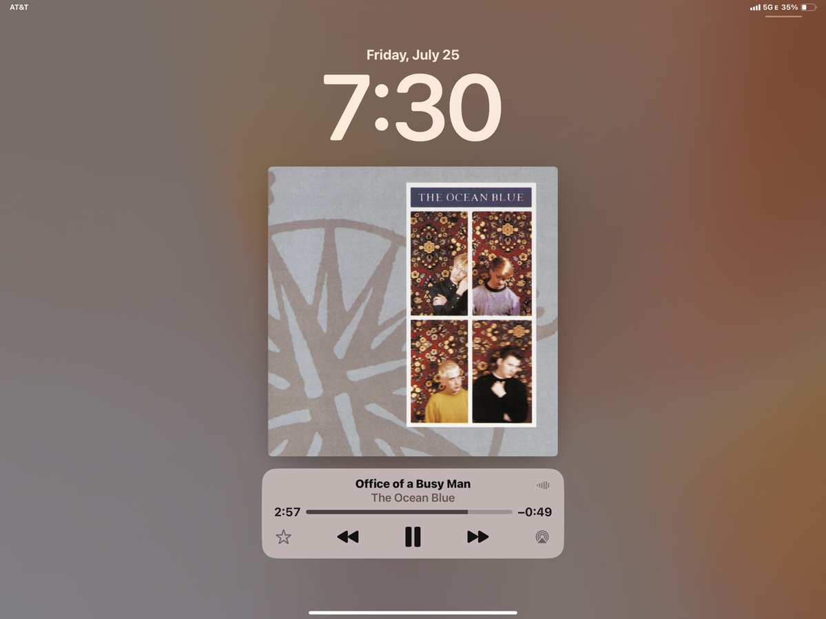JellyDonutsRule's tweet image. I think this song is the reason I got the album and I still like it! ♥️