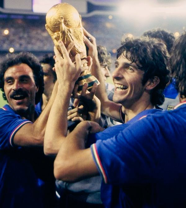 SuperbFootyPics's tweet image. What A Picture
1982