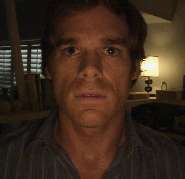 stxrinsky's tweet image. How I look at my teacher when she says the word “presentation”