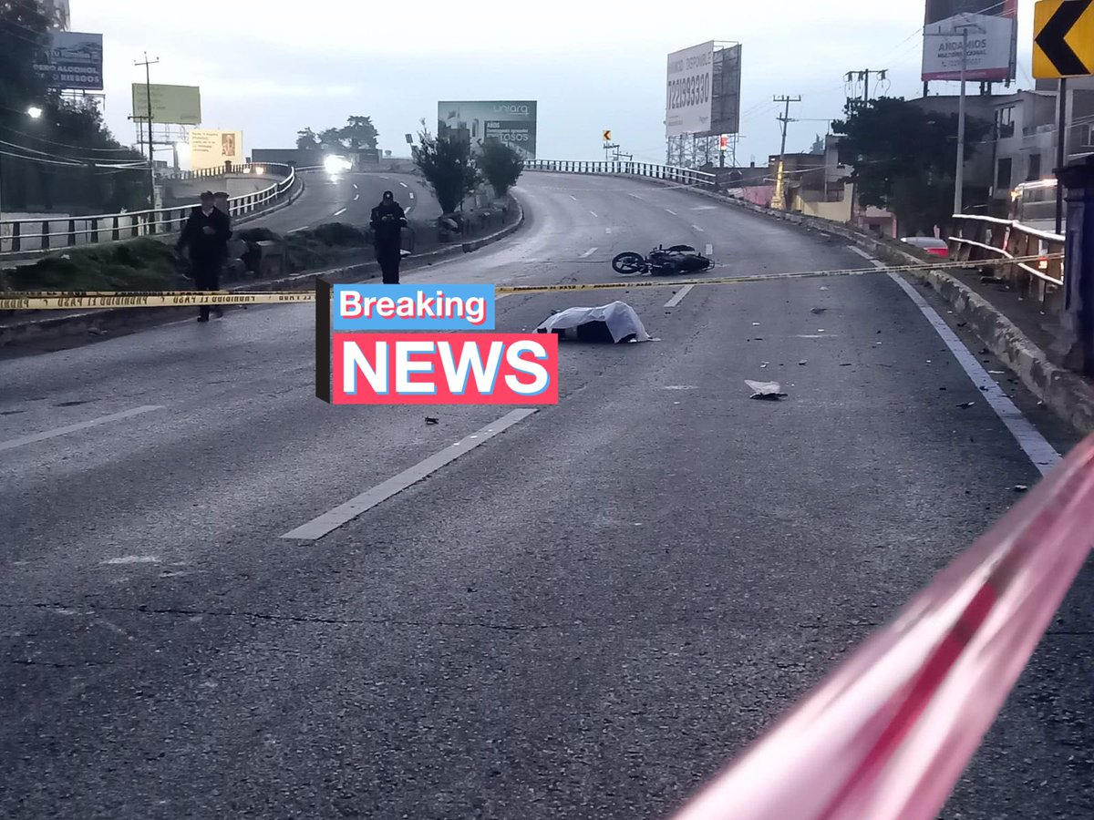HalconOnce's tweet image. BIKER termina sin vida esta mañana en el puente vehicular de paseo #Tollocan al cruce con Heriberto Enríquez en #Toluca, dirección #Cdmx.
El exceso de velocidad y falta de pericia provocaron el derrape del motociclista, conducía una moto Italika sin placas.
