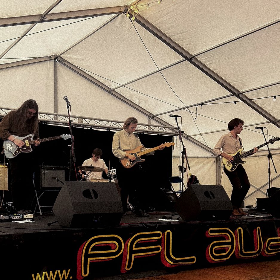 0ranra's tweet image. Grateful to be back in Berwick Upon Tweed this year, making our return to the Berwick Food and Beer Festival. We play on the Sunday (August 17th) at 4pm.

We can't wait to be back in that beautiful old town and take part in what this years festival has to offer.