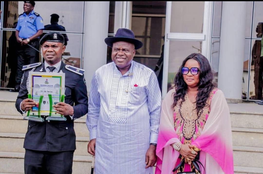 PoliceNG's tweet image. PRESS RELEASE
IGP APPLAUDS CELEBRATION OF POLICE OFFICER OF THE YEAR 2024 BY BAYELSA STATE GOVERNOR
Reaffirms Institutional Commitment to Professionalism, Integrity, and Meritorious Advancement in Policing
The Inspector-General of Police, IGP Kayode Adeolu Egbetokun, Ph.D.,…