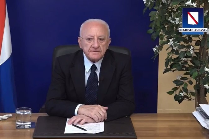 tempoweb's tweet image. Vincenzo #DeLuca clamoroso: "#Ricci già europarlamentare. Lo ha prescritto il medico?". E disintegra il #Pd
#25luglio #iltempoquotidiano #Marche 
iltempo.it/politica/2025/…