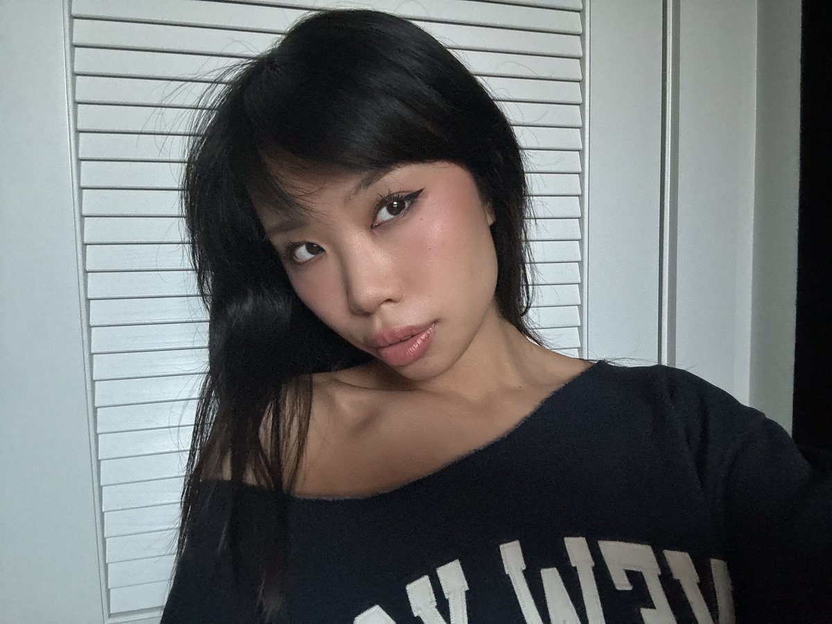 _notrose's tweet image. number one defender of a dramatic side part