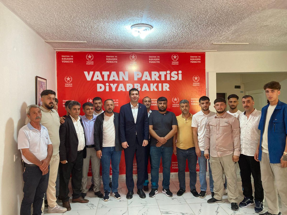 Vatan_Partisi's tweet photo. Diyarbakır ve Mardin'den Vatan Partisi'ne Üye Akını!

Diyarbakır ve Mardin'den 284 vatandaşımız partimize üye oldu.

Üreten ve birleşen Türkiye mücadelesi yurdumuzun dört bir yanında güçlenerek devam ediyor!