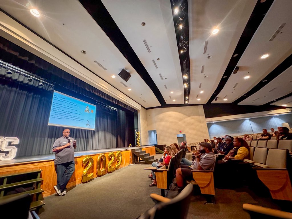 shannonjbuff's tweet image. Principal Chapple set the tone for a fantastic year today!
This afternoon, @AlcovyHS teachers joined AHS administrators for an engaging session on expectations for the new school year. Welcome back, Tigers! 🐾 #SpiritPrideExcellence