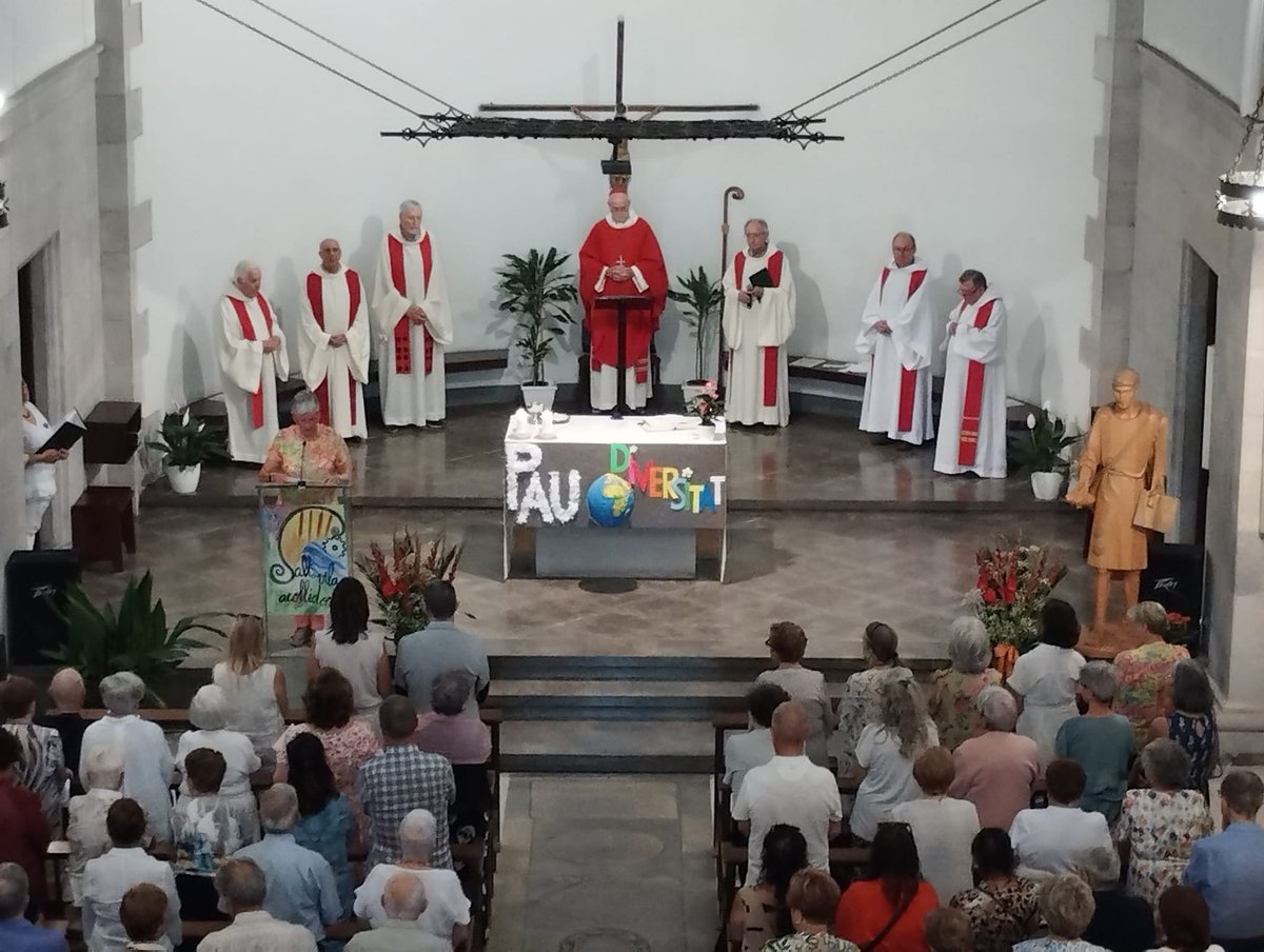 Àngel Rodríguez V. (@angeldelaweb) on Twitter photo Avui celebrem la festa major de #Salt en honor a sant Cugat. Al migdia, missa presidida pel bisbe <a href="/fraoctavi/">fra Octavi Vilà</a> concelebrada pel rector Mn. Fèlix Mussoll, el missioner al Brasil Paulo Gabriel López i exrectors de Salt: Ricard Sarrà, M. Àngel Ferrés, Josep Casellas i Benet Galí. Avui celebrem la festa major de #Salt en honor a sant Cugat. Al migdia, missa presidida pel bisbe <a href="/fraoctavi/">fra Octavi Vilà</a> concelebrada pel rector Mn. Fèlix Mussoll, el missioner al Brasil Paulo Gabriel López i exrectors de Salt: Ricard Sarrà, M. Àngel Ferrés, Josep Casellas i Benet Galí.