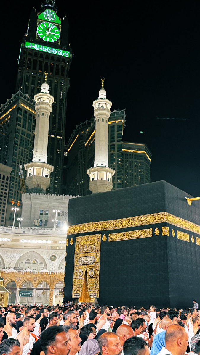 الحمدلله على تمام العمرة ، 
اللهم اجعلها عمرةٌ مقبولة وسعيًا مشكورًا وذنبًا مغفورًا ودعاءً مستجاباً اللهم لاتجعله اخر عهدنا ببيتك الحرام 🤍