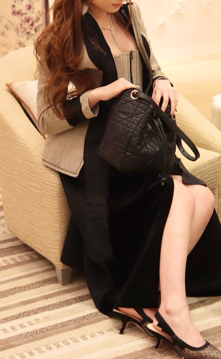 Today’s shot I felt like cici-cici elegan😂