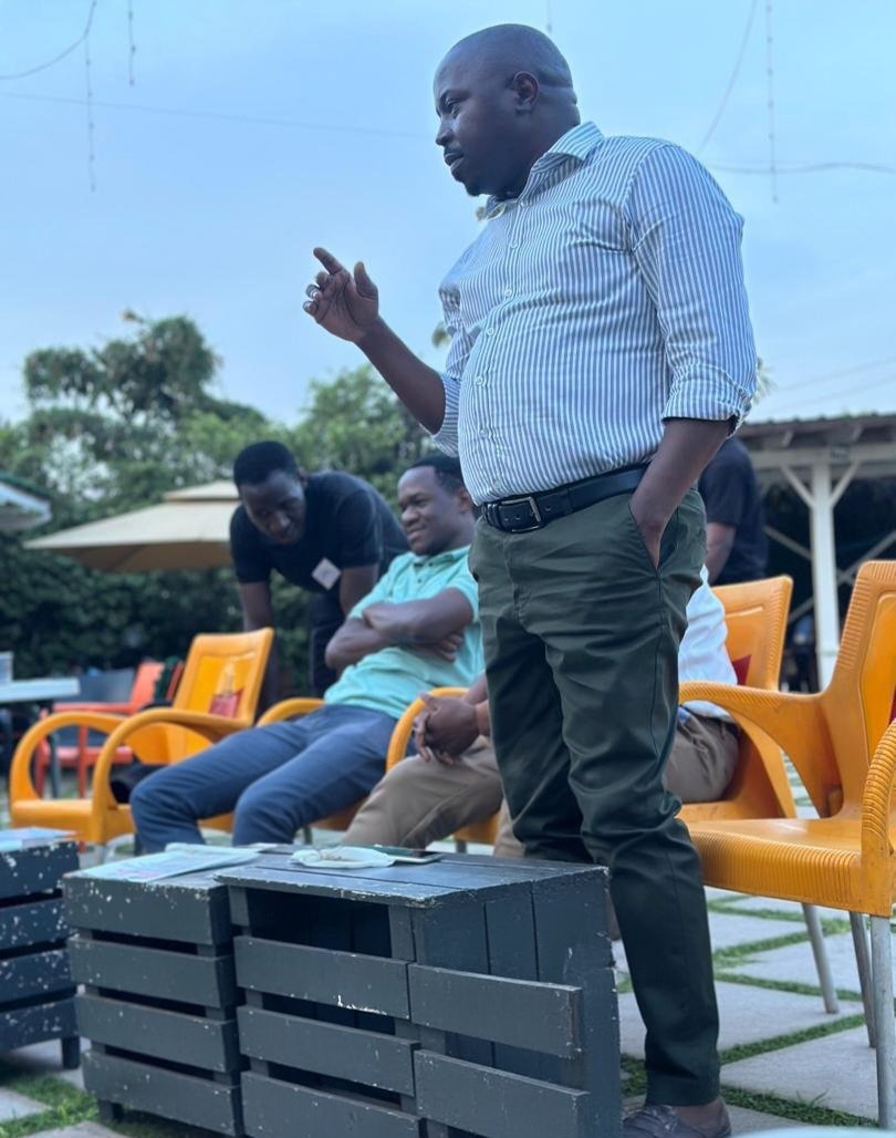 RotaryKiwatule's tweet image. This evening, Rotarians from the Rotary Club of Kiwatule joined our baby club, the Rotaract club of Kampala the Core, for a vibrant fellowship at Tales Lounge.
The evening featured an engaging group discussion on gender perceptions in maternal and child health.