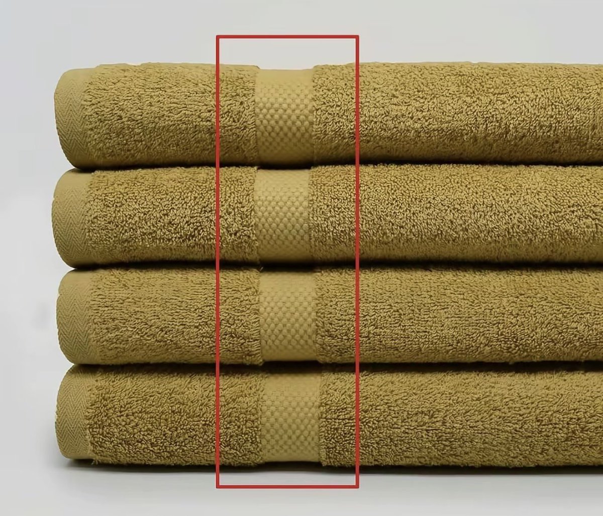roxie_ug's tweet photo. 99% of the people don’t know what these lines on bath towels actually mean. https://t.co/VQpjuji3dh