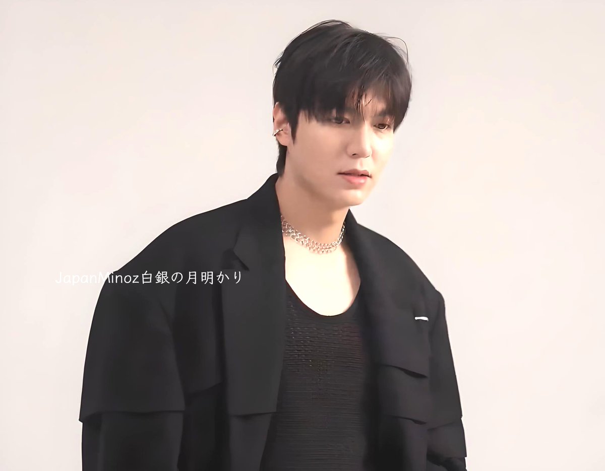 akichoiyoung's tweet image. #LeeMinho has been touted as the top candidate for virtual casting due to his extraordinary physique, looks, aura, and acting skills. It&apos;s easy to see why he has remained a Hallyu star for so long. 
➡sportsworldi.com/newsView/20250…
#OmniscientReader_TheProphet
#이민호 #李敏镐