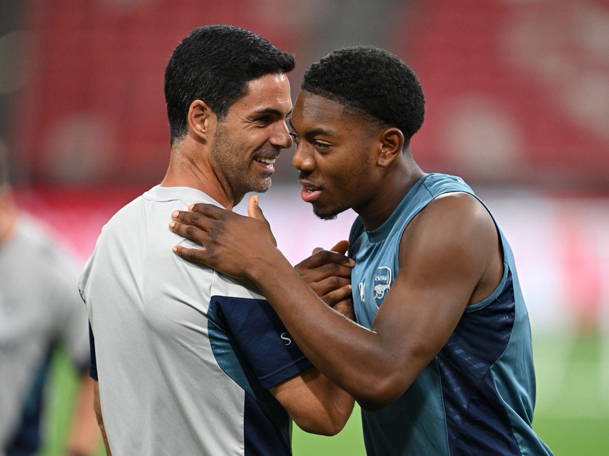 bytesafc's tweet image. Mikel Arteta and Myles Lewis-Skelly ❤️