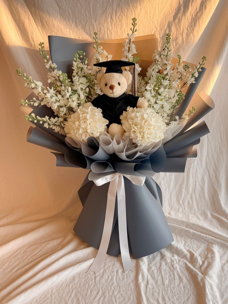 senodic's tweet image. Selamat lulus, selamat tahun baru, selamat ulang tahun, selamat selimut pokoknya. Mmf saya gak bisa datang karena [redacted] 😔☝🏻