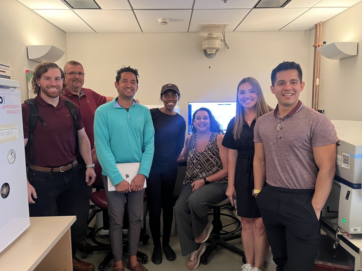 caseccc's tweet image. We had a full house today as we welcomed @BDBiosciences to launch our brand new FACSDiscover A8 Cell Analyzer! We’re proud to be one of the first institutions in the Midwest to bring this technology in-house and can’t wait to see the discoveries it helps unlock.