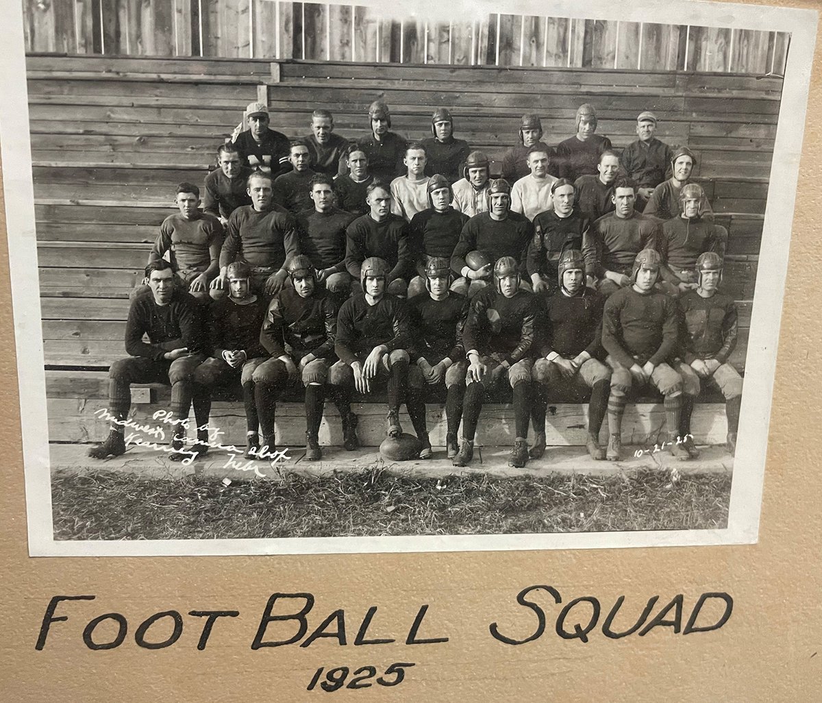 UNK_Athletics's tweet image. With MIAA Football Media Day set for Monday, let's go back 100 years & meet the 1925 squad
☑️ Tougher than a boot alongside the road
☑️ Walked to school & practice, uphill both ways
☑️ All injuries treated by rubbing some dirt on it
☑️ "Brick" Carskadon wasn't to be messed with