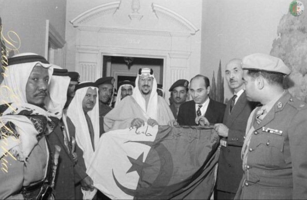 قل الحمدلله على نعمة #الملك_سعود الله يرحمه ولا كان لين الحين تحت الاحتلال الفرنسي