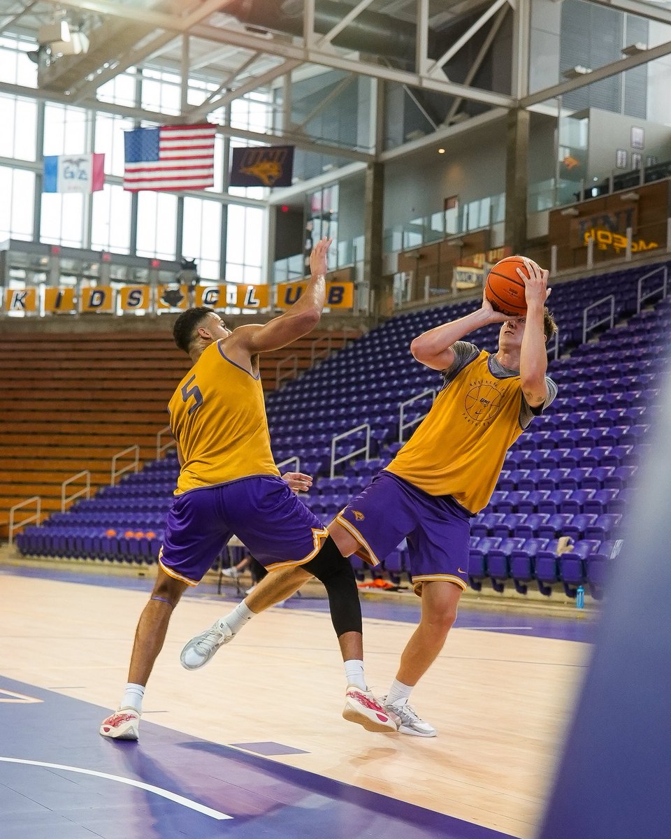 UNImbb's tweet image. Constant Work.

#EverLoyal | #1UNI | #Family | #UNIMBB125