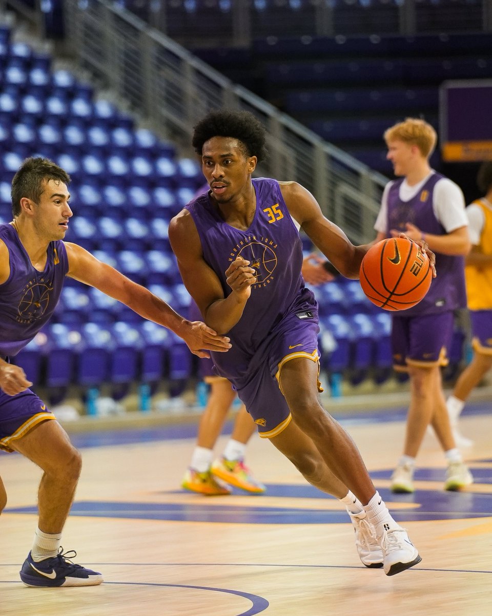 UNImbb's tweet image. Constant Work.

#EverLoyal | #1UNI | #Family | #UNIMBB125