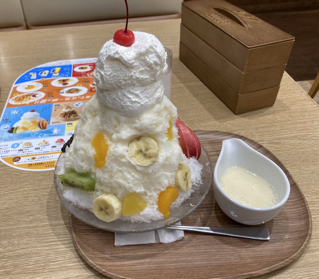 no_saitama's tweet image. さいたま市議会の紙爆弾=『市政レポート』8月特別号を大宮独立カーで深夜のポスティング。日進・宮原一帯に3200枚配ることができました!夜食は宮原のくるまやで肉野菜炒めセット900円。寝る前にココスでしろくまかき氷も。やたらと量が多くて好き(^^)