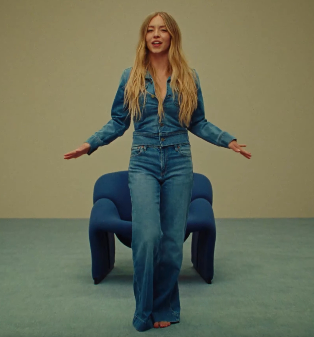 chiknskull's tweet image. Are we finally getting back to NORMAL?
If this latest jeans commercial is truly the end of woke extremism and over-the-top political correctness, as many commenters claim, then this has to be my favorite ad in the last 15 years - no contest.
Hey @AEO, great job! Now please…