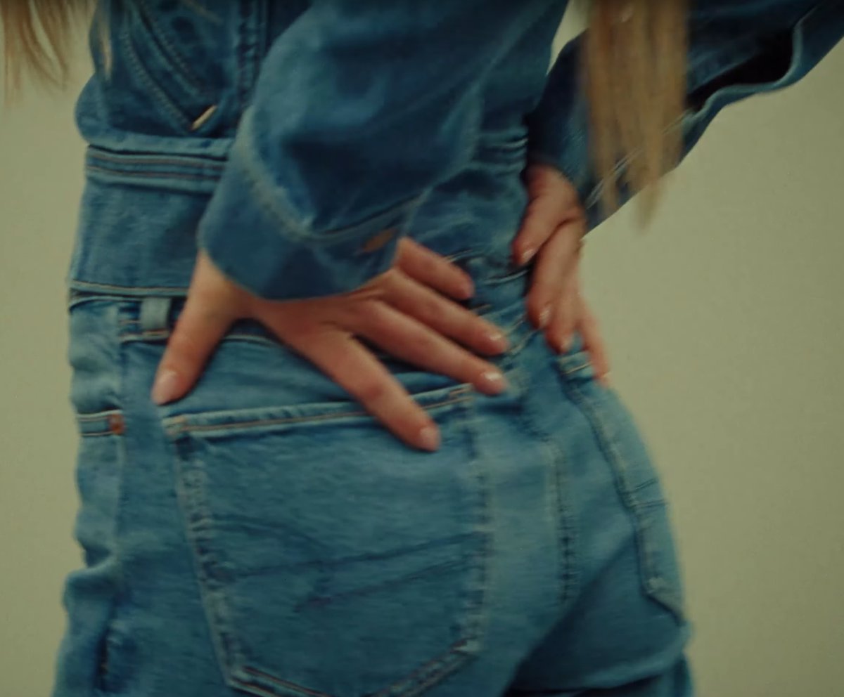chiknskull's tweet image. Are we finally getting back to NORMAL?
If this latest jeans commercial is truly the end of woke extremism and over-the-top political correctness, as many commenters claim, then this has to be my favorite ad in the last 15 years - no contest.
Hey @AEO, great job! Now please…
