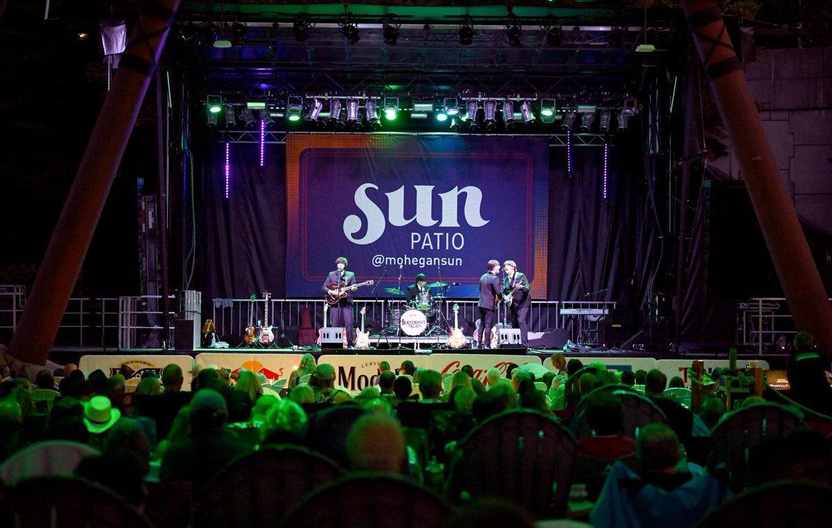 MoheganSun's tweet image. We had an amazing time at last Friday's Party on the Sun Patio as Beatlemania Again transported us back in time with all of the Beatles' greatest hits! From the incredible live performances to delicious food & drinks, it was another beautiful summer Friday night! 😎
Raise your…
