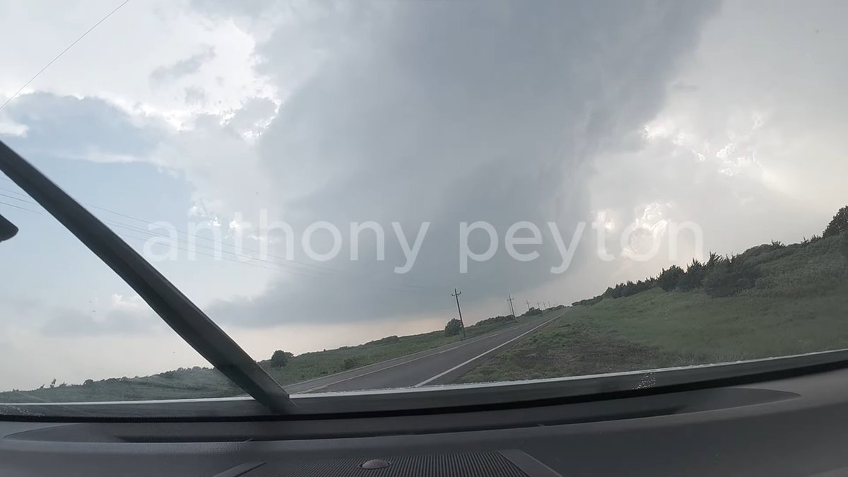 SparkServiceWX's tweet image. New upload from one of our chasers today, featuring the Arnett, OK Tornado on May 18th, 2025!
Give it a like for him!
Link Here: youtube.com/watch?v=-BjqUJ…
📸: @chaser_anthony2