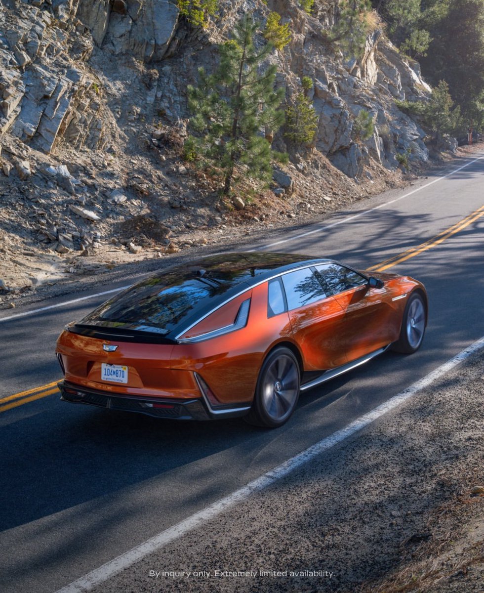 Бюрократ у законі tweet media