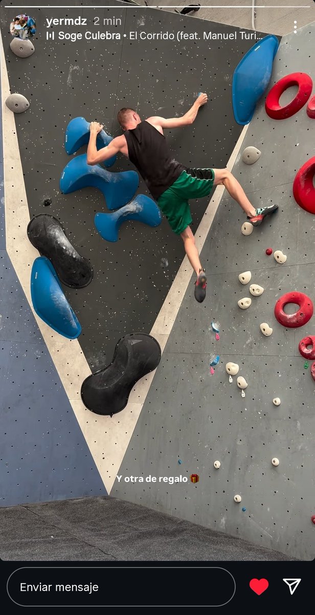 El cabrón se va a escalar el Everest antes que sacar música nueva, definitivamente lo perdimos💔