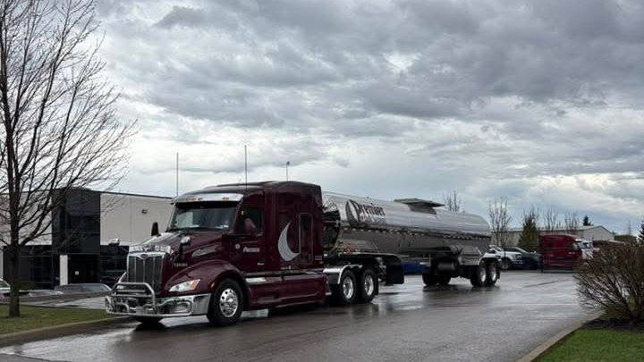 BulkPremier's tweet photo. Grey skies, clean lines, and a rig that means business. ���

Appreciate Trevor for sharing this shot out of Gormley. Proof that even on cloudy days, the drive never stops.

Where are YOU haulin’ today?

#DriveWithPremier #TruckViewTuesday #RigShot #PremierDrivers #TruckingLife https://t.co/zMhRlzp2D2