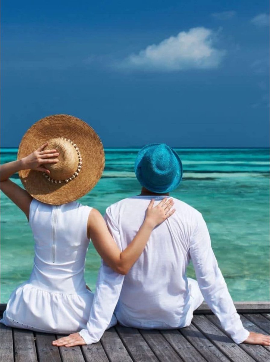 TERI78955833693's tweet image. "Los hombres querrian ser siempre el primer amor de una mujer.
Las mujeres tienen otro instinto para las cosas: les gusta ser el último amor de un hombre..."
-Oscar Wilde.
#BuenasNoches
#FelizFinDeSemana