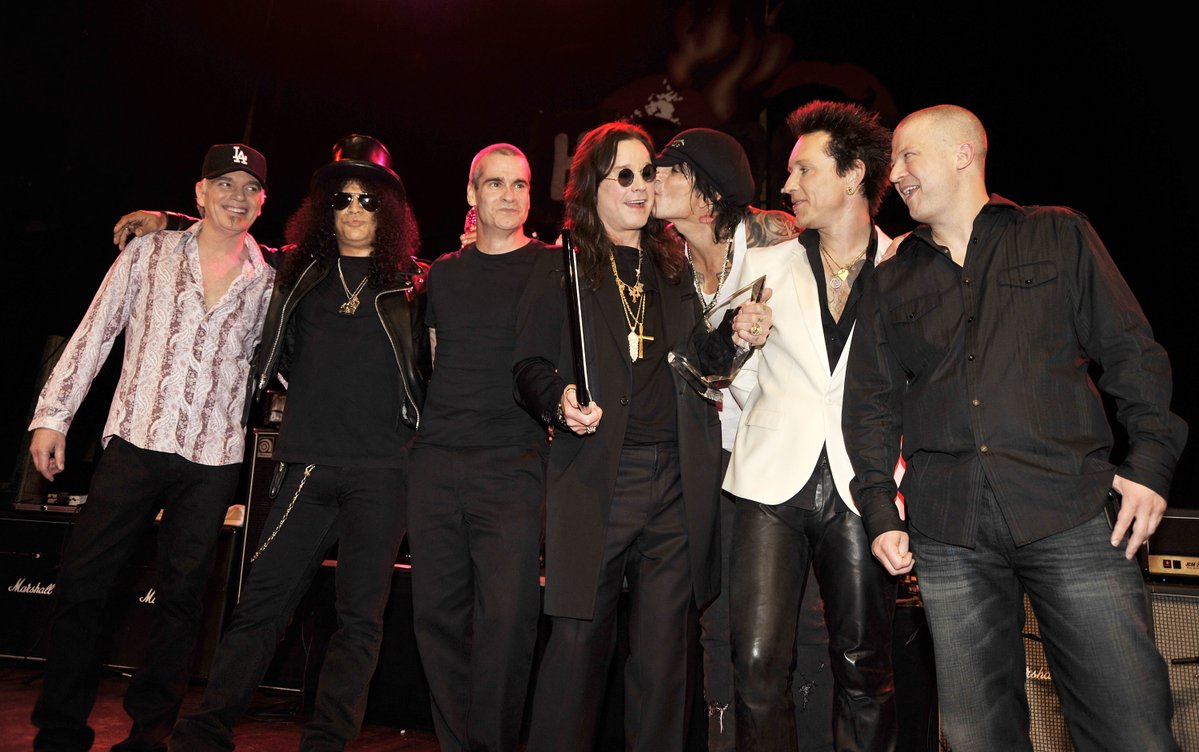 TheAFDPodcast's tweet image. #FlashbackFriday: Slash, Billy Bob Thornton, Henry Rollins, Tommy Lee, Billy Morrison, and Jim Norton pose onstage at the 2nd Annual Sunset Strip Music Festival's Tribute to Ozzy Osbourne at the House of Blues on September 10, 2009 in West Hollywood.
(Photos by Getty Images)