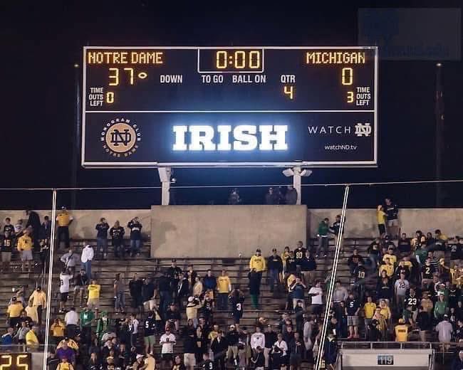 dosleprechauns's tweet image. With 37 days til the Irish take on that team from South Florida, the countdown continues. Today we go back down memory lane to one of the finest games ever. Where the Irish took our 2nd most rival next to that team out west, that team up north to the pit of misery. #37 2014 37-0…