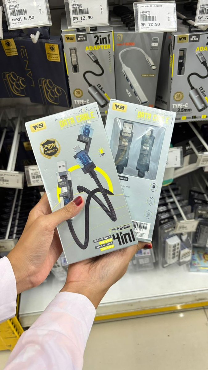 syaaamell's tweet photo. Look at what I found! 
Nak beli USB cable kat #MRDIY dan terjumpa #ScratchAndWin ni. 
I dapat e-comm voucherr! not bad jugak, macam banyak jugak hadiah menarik. 
Share kat sini , pergi try luck guys. 

#MRDIY20thAnniversary https://t.co/zFwR6m8v2x