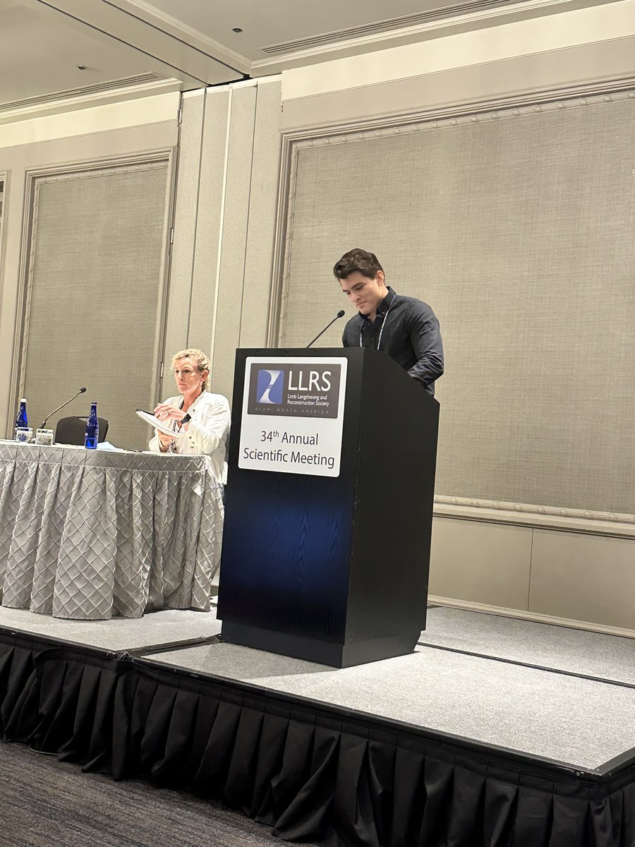 Columbia Radiology (@columbiaimaging) on Twitter photo Camilo Perdomo, MD (<a href="/Camilo_PerdomoL/">Camilo Perdomo</a>) presenting new research on diffusion tensor imaging of the distal tibia, this month at ##LLRS2025! Camilo Perdomo, MD (<a href="/Camilo_PerdomoL/">Camilo Perdomo</a>) presenting new research on diffusion tensor imaging of the distal tibia, this month at ##LLRS2025!