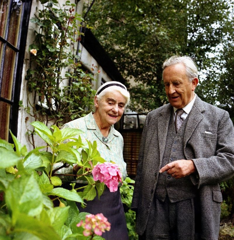 The Wonder of Tolkien tweet media