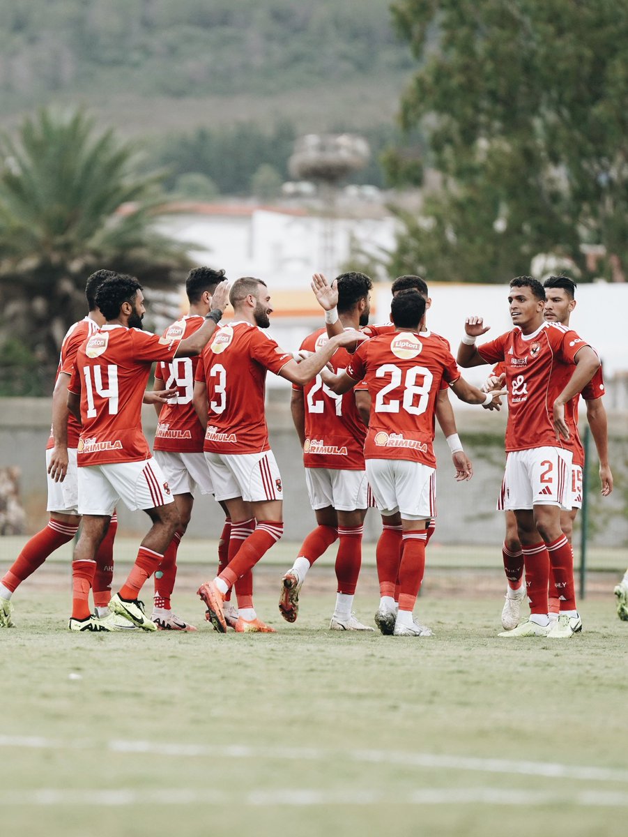 AlAhlyTV's tweet image. احتفال لاعبي الأهلي بهدفي محمد شريف وكريم فؤاد 🔴🦅🔥