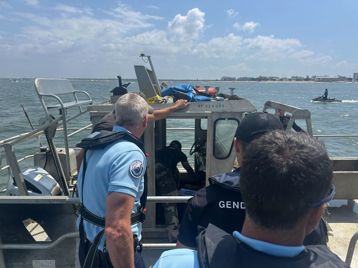 #Sécurité ⛵️ | Dans le cadre de la lutte contre les comportements à risque en mer, une nouvelle opération coordonnée de contrôle contre les pratiques addictives a été organisée ce jour dans le bassin d'Arcachon.

✅35 contrôles à terre
✅12 inspections par une équipe cynophile en