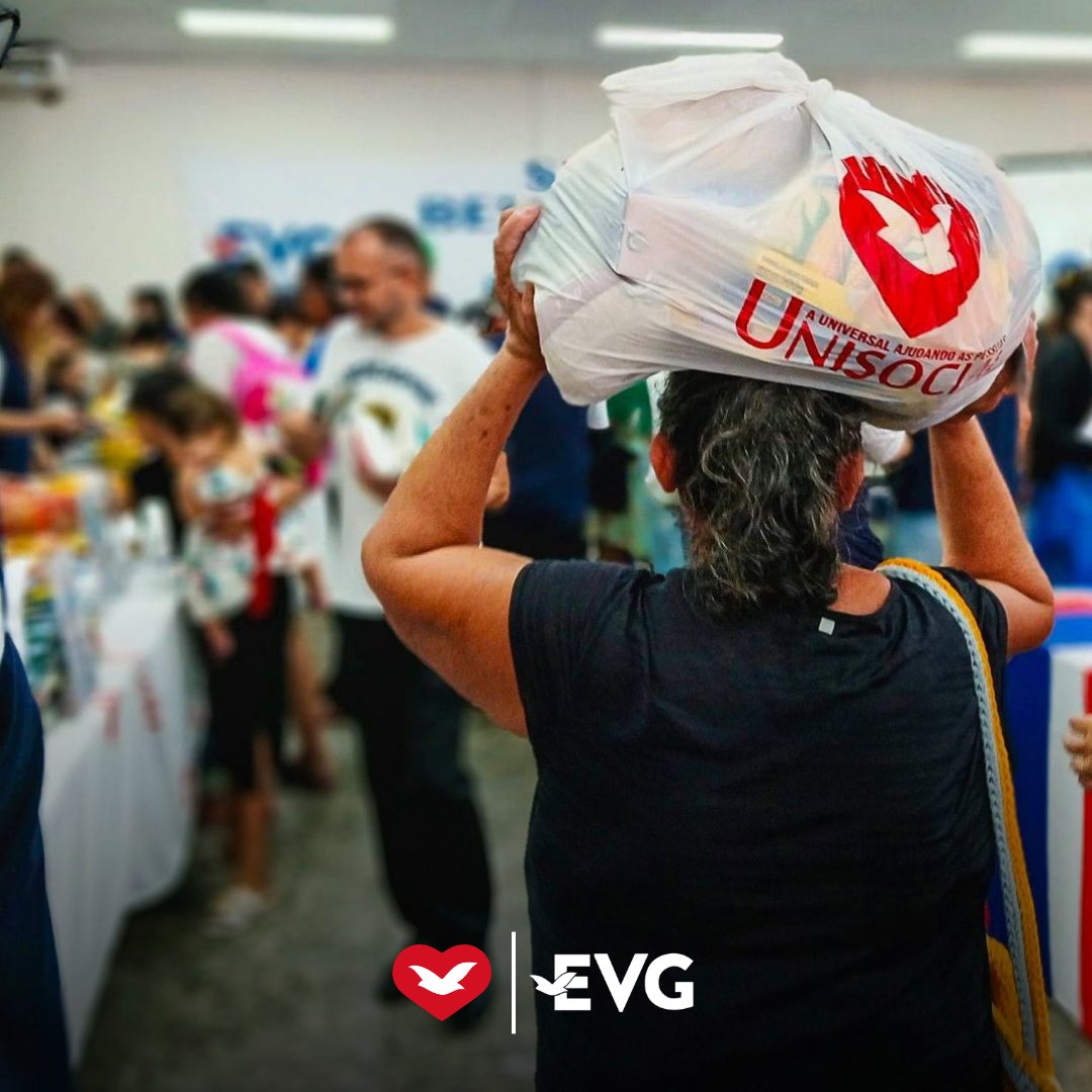 IgrejaUniversal's tweet image. EVG: no centro de Fortaleza (CE), o Mercado Social beneficiou 220 pessoas com itens da cesta básica, frutas e legumes. A ação aconteceu no último dia 20 para ajudar famílias que enfrentam insegurança alimentar na capital cearense. A iniciativa é oferecida em todo o país,…