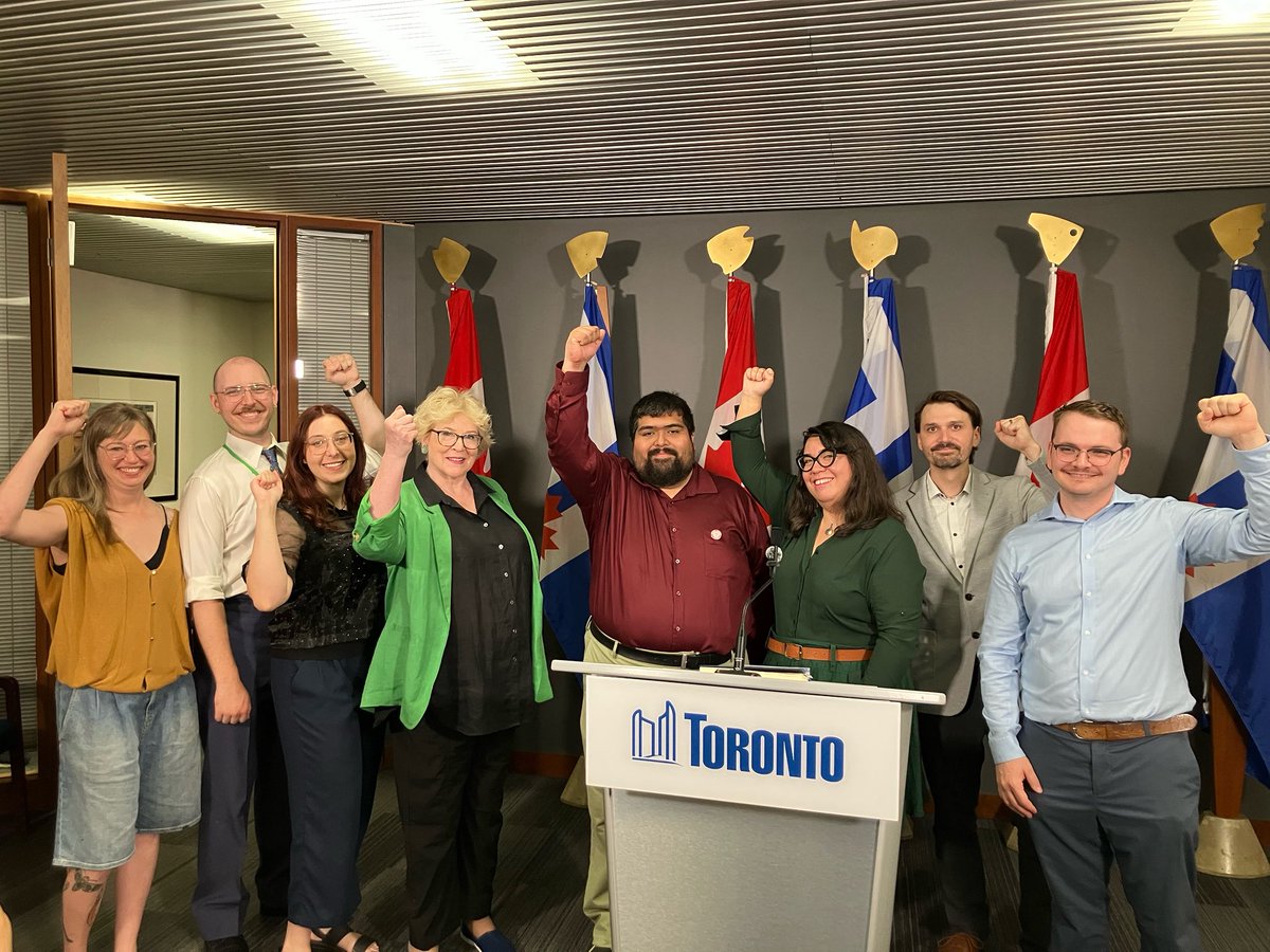 TorontoTenants's tweet image. Today we stood w/@MayorOliviaChow & tenant orgs to launch Toronto’s Rental Renovictions By-Law! Starting July 31st tenants will have a clear process for N13 cases & compensation for moving costs. Landlords can be fined up to $100k for violations.
A huge win for tenant movement!