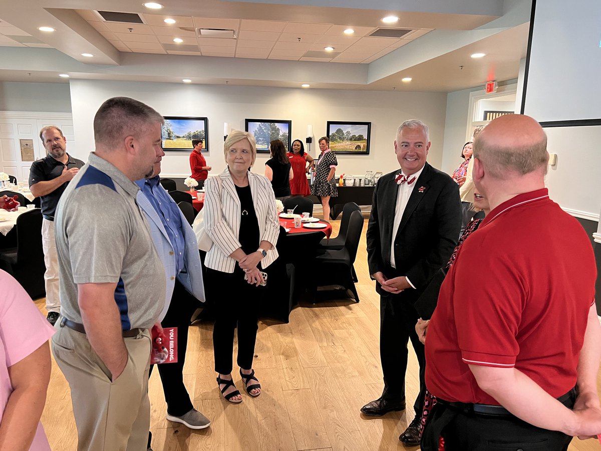 Wonderful morning at Barren, Inc.'s Coffee and Commerce breakfast. Always a pleasure to connect with WKU alumni and friends!