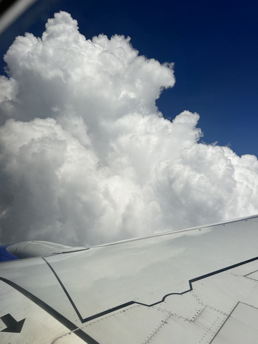 #Specialreport in addition to our morning reports #Thunderstorms have now shown up causing delays and a few cancellations <a href="/fly2midway/">Midway Intl. Airport</a> <a href="/fly2ohare/">O'Hare Intl. Airport</a> . Currently a ground stop see #flights fireandaviation.tv/airports/