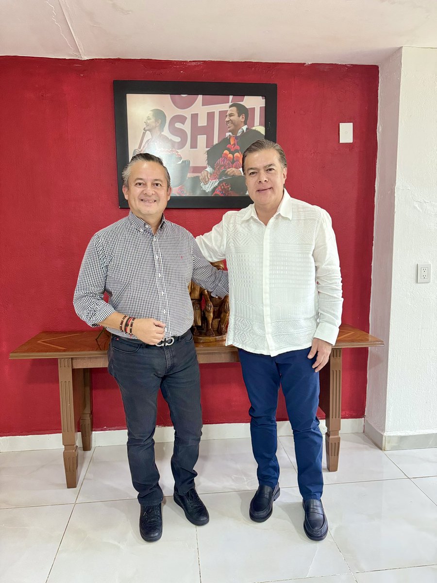 Un gusto saludar a mi gran amigo <a href="/pacochacon_/">Paco Chacón</a> Secretario del Humanismo, con quien nos une una amistad de más de 30 años.

Junto con Gobernador del Estado <a href="/ramirezlalo_/">Eduardo Ramírez</a> se encuentra realizando acciones de gran importancia en beneficio de los Chiapanecos.  

#HumanismoQueTransforma