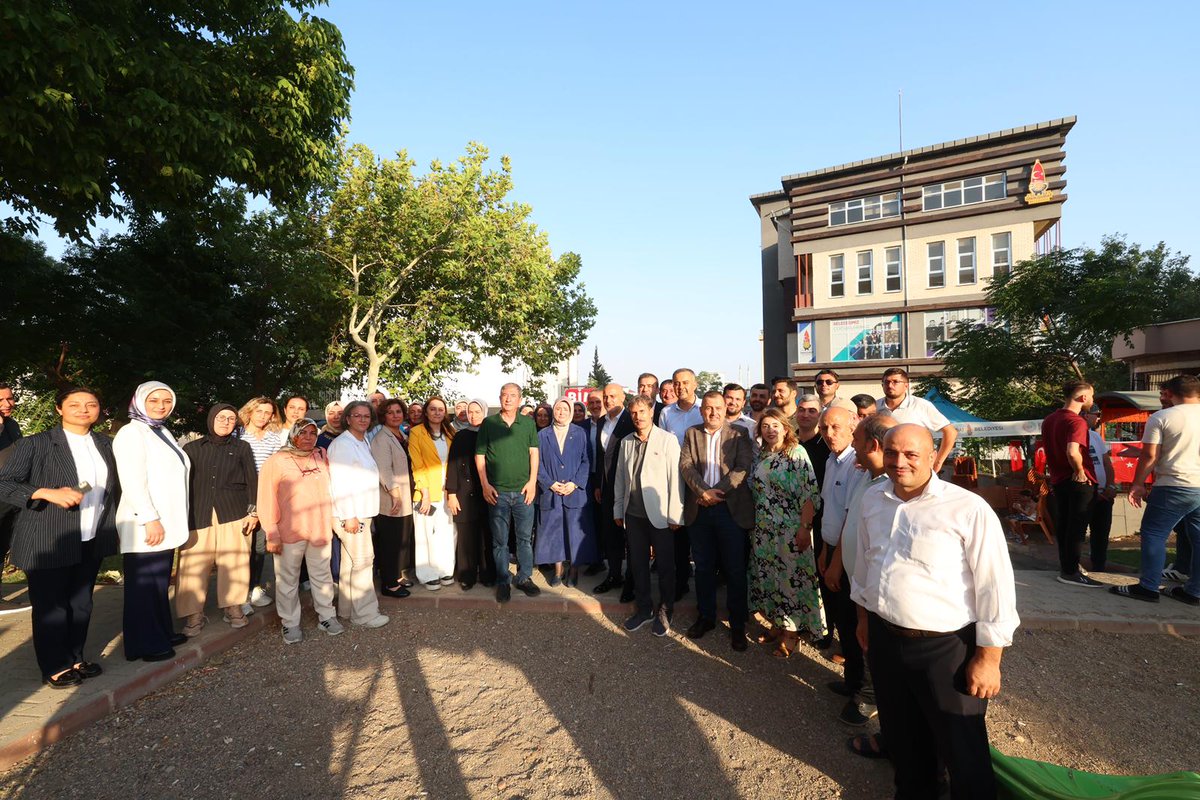📍Fatih Mahallesi #Aşure İkrâmı
#Muharrem ayı vesilesiyle Muhtarımız Ali Engizek’in düzenlemiş olduğu Aşure Programında mahalle sakini hemşehrilerimizle bir araya geldik. Birliğimize, kardeşliğimize katkı sunan etkinlik için muhtarımıza ve emeği geçenlere teşekkür ediyoruz…