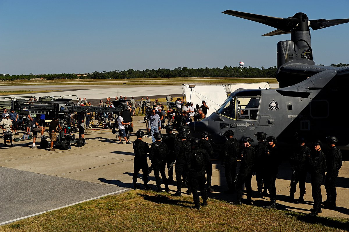 Culture_Decode's tweet image. Did you know that US military branches and many agencies within the US Federal Government contain departments that specialize in working with Hollywood? 

For example, the US Air Force, US Marine Corp, and US Army all have Entertainment Liaison Offices that coordinate military…