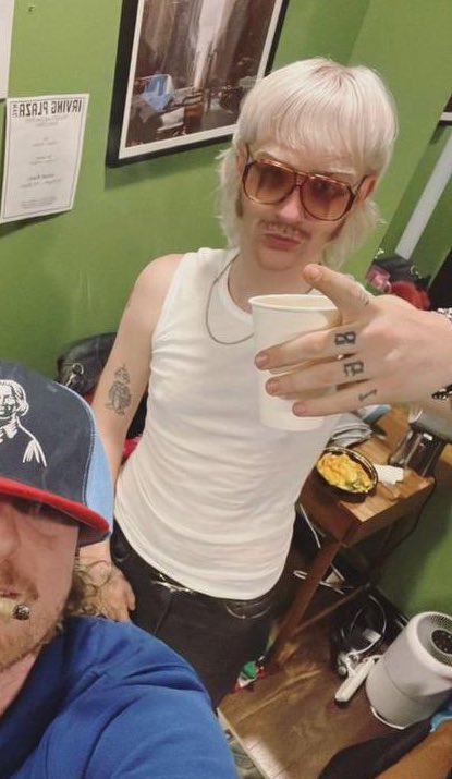 internetnora247's tweet image. im all for the no mustache or sideburns-look but wheeeeww 😮‍💨😮‍💨😮‍💨😮‍💨